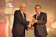  presenter Vinod Rai   winner   Auto Show English   Bloomberg TV India.